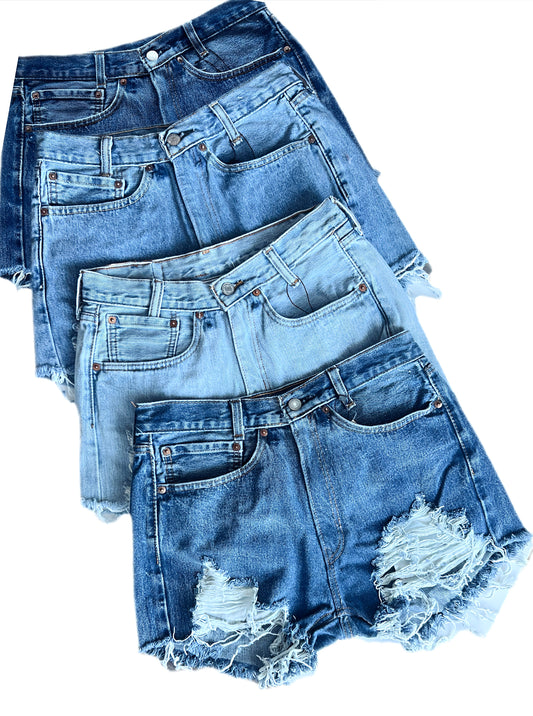 VINTAGE FRAYED LEVI DENIM CUTOFF SHORTS