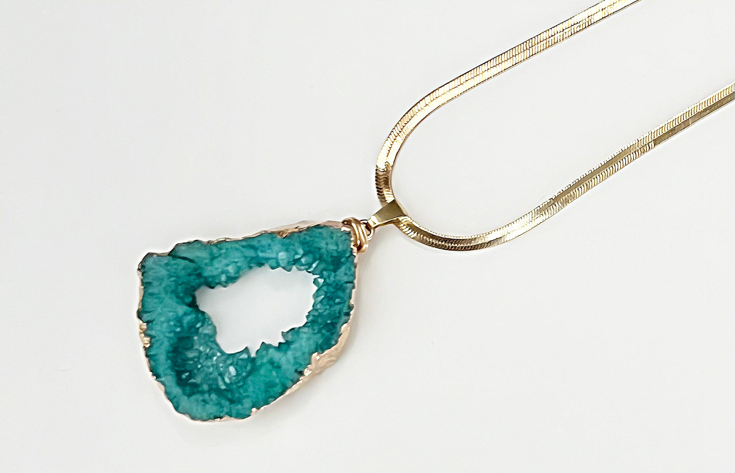 THROAT CHAKRA GEODE HERRINGBONE NECKLACE