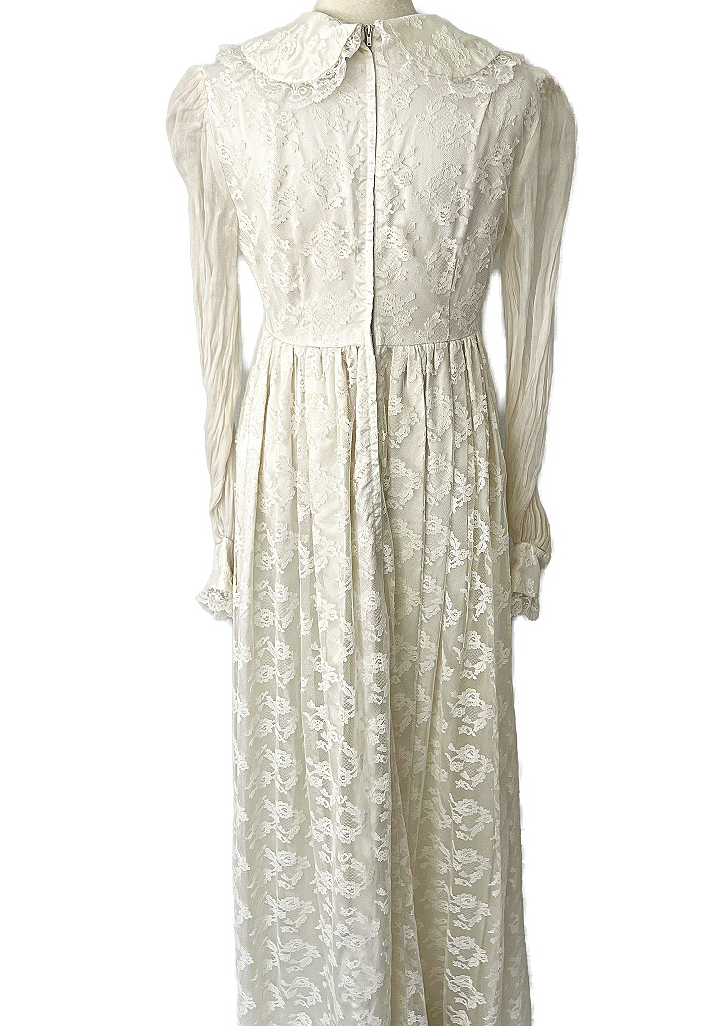 WHIMSICAL VINTAGE 1960 PETER PAN COLLAR WEDDING DRESS