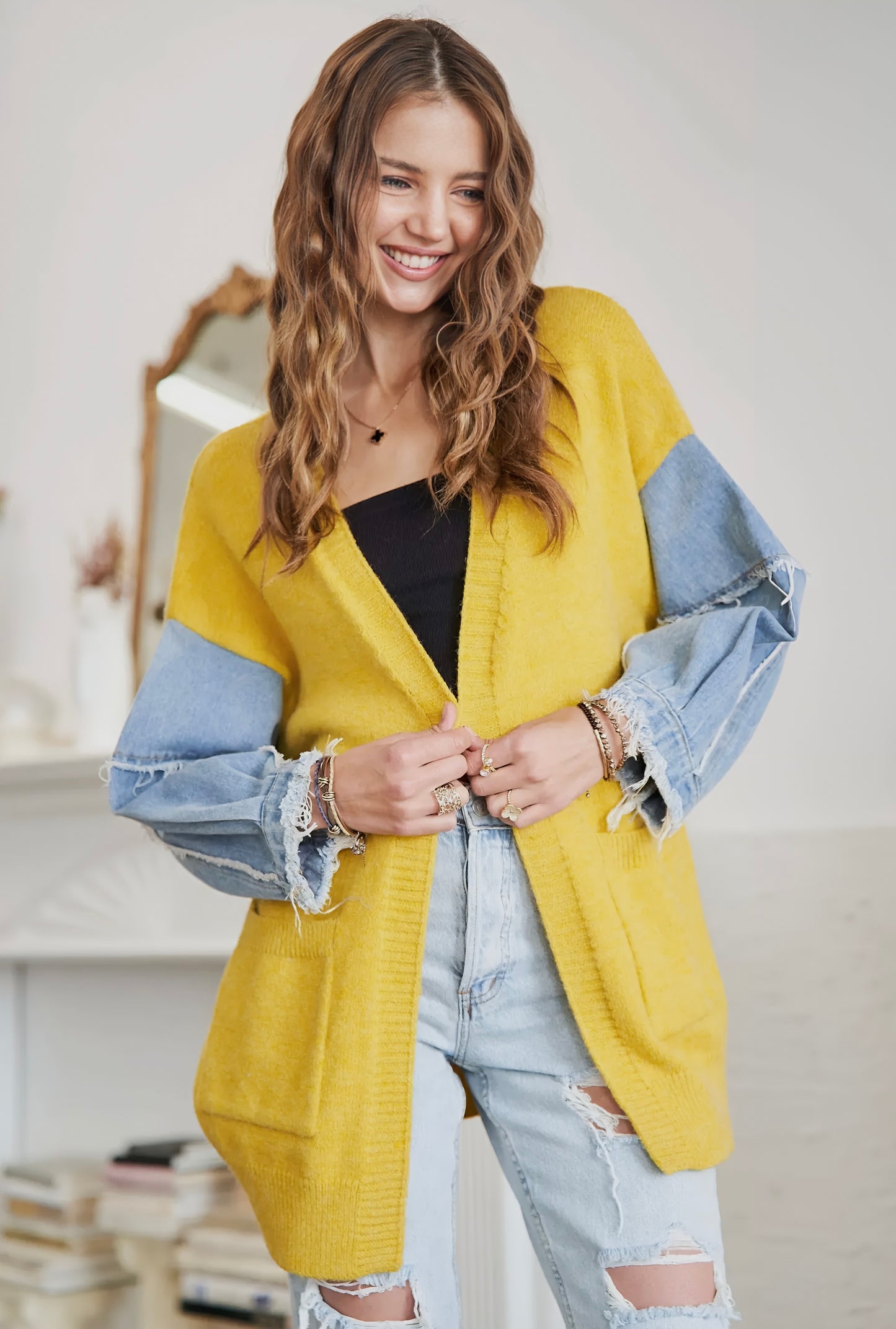 FRAYED COLOR BLOCK DENIM SLEEVE CARDIGAN