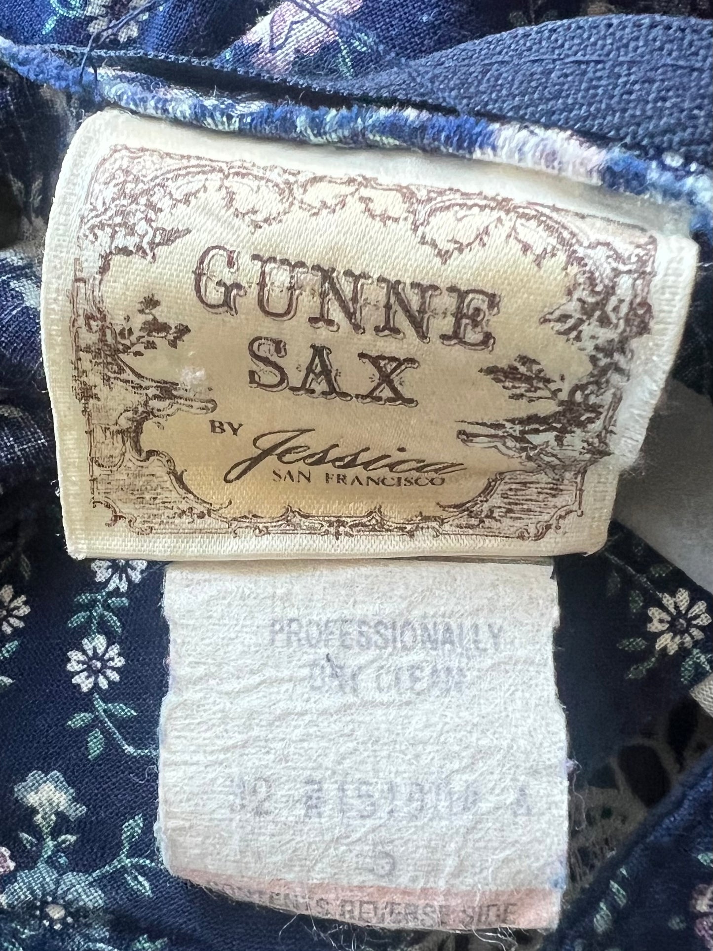 VINTAGE 1970 FLORAL CALICO GUNNE SAX DRESS